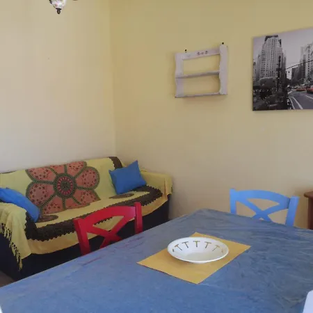 Francesca's Home, Apartment